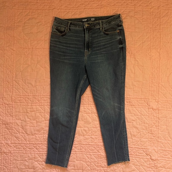 Old Navy Extra High Rise Jeans. - Picture 2 of 2